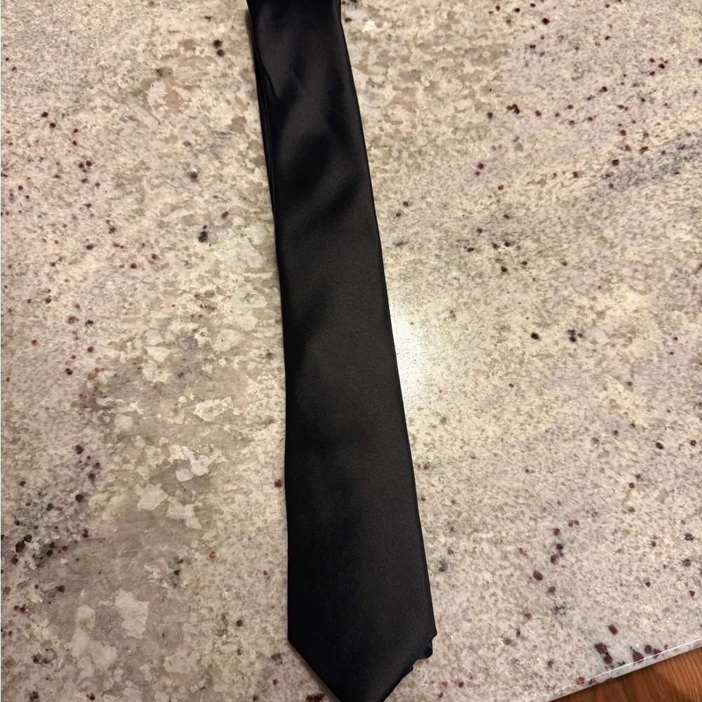 H&M Sleek Black Men's Tie